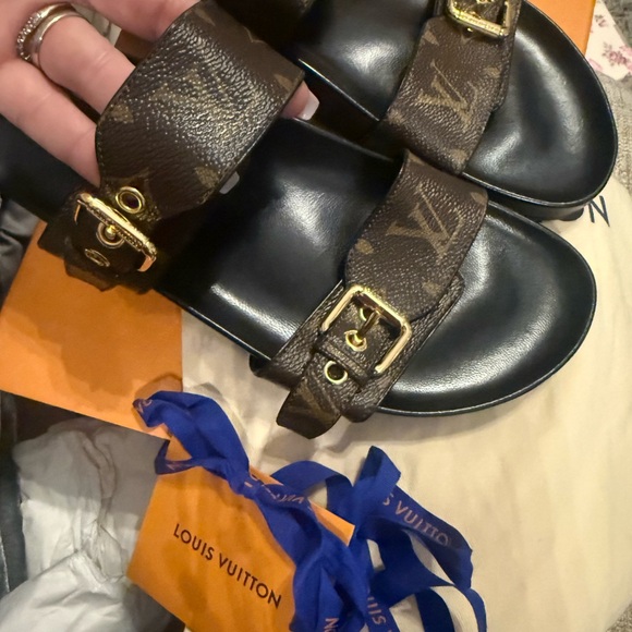 Authentic Louis Vuitton BOM DIA sandals sz.39 like new!! With full set! - Picture 6 of 9